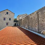 Boutique Malo - Old Town And Parking