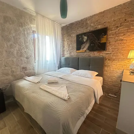 Boutique Malo - Old Town And Parking Otel Trogir