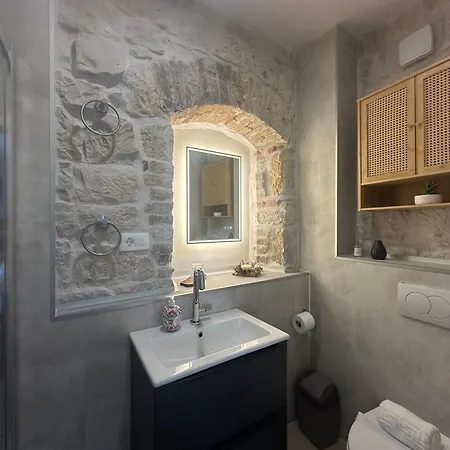 Boutique Malo - Old Town And Parking Otel 3*