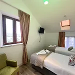 Boutique Malo - Old Town And Parking Готель 3*