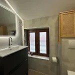 Готель Boutique Malo - Old Town And Parking Трогір