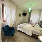 Boutique Malo - Old Town And Parking 3* Трогір