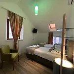 Boutique Malo - Old Town And Parking Готель