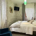 Boutique Malo - Old Town And Parking 3* Трогір