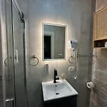 Boutique Malo - Old Town And Parking Hotel
