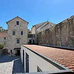Boutique Malo - Old Town And Parking 3*