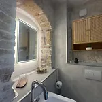 Готель Boutique Malo - Old Town And Parking