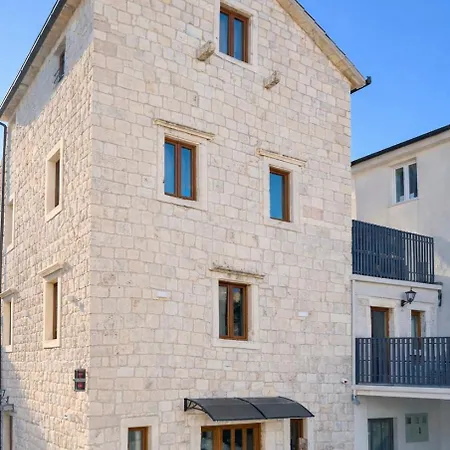 Boutique Malo - Old Town And Parking 3*