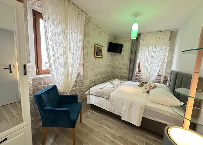 Malo 3* Trogir